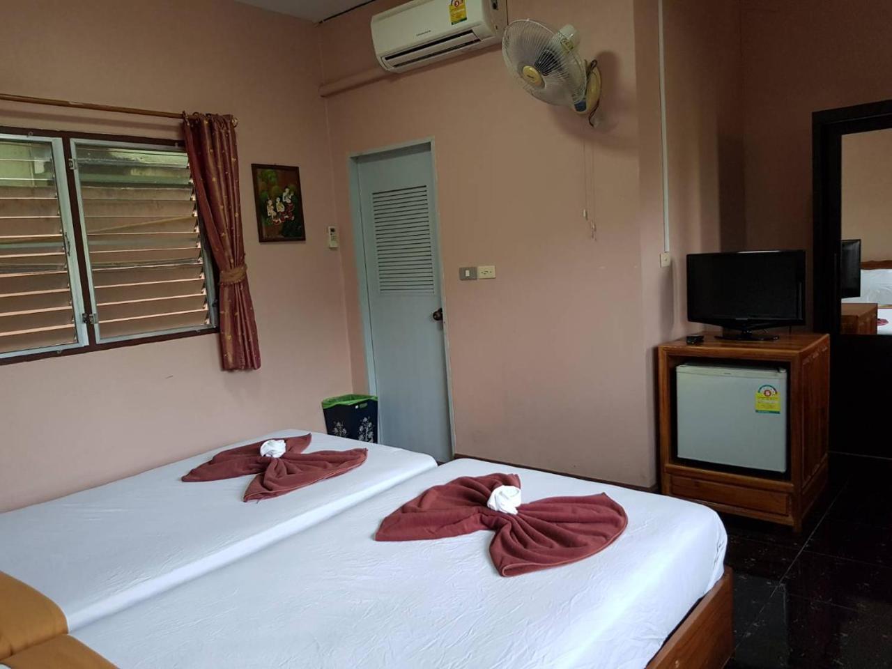 Noble Night Guesthouse Kanchanaburi Exterior photo