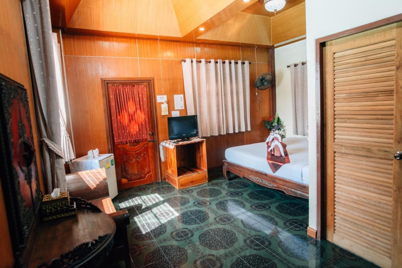 Noble Night Guesthouse Kanchanaburi Exterior photo