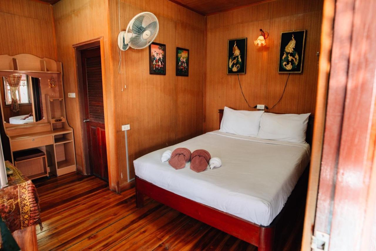 Noble Night Guesthouse Kanchanaburi Exterior photo